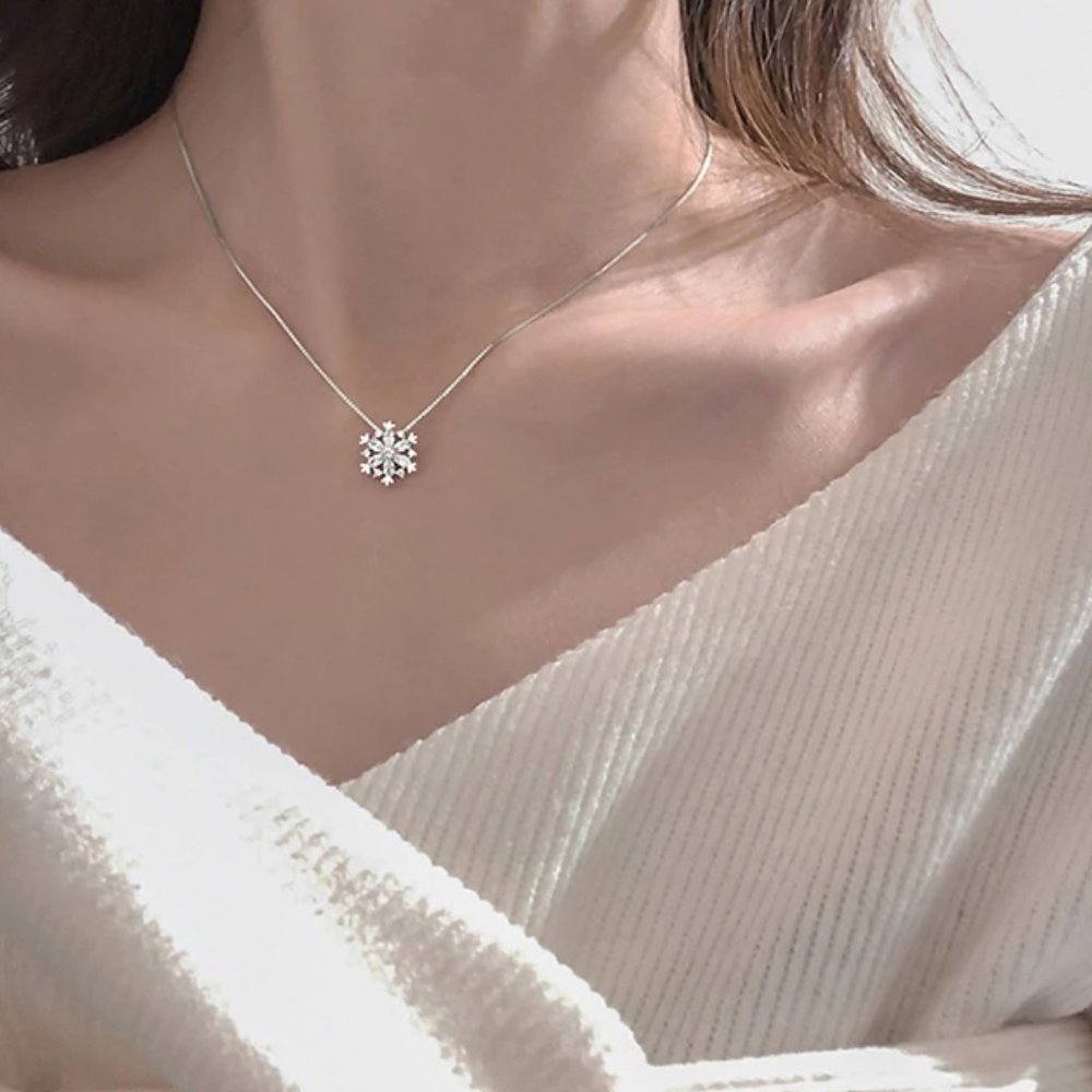 NEW 925 Silver Diamond Snowflake Necklace A4 - Picture 4 of 12